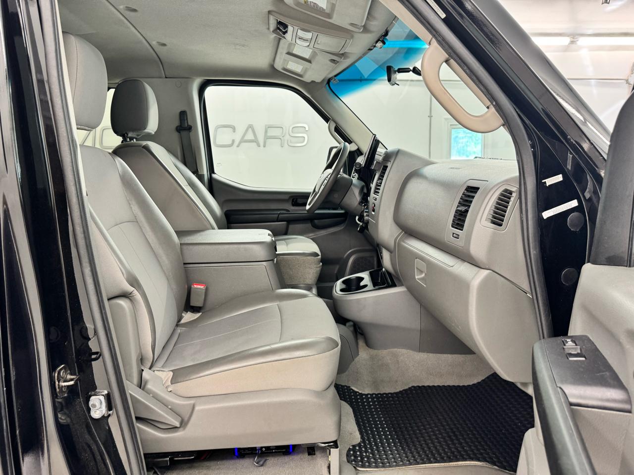 Nissan NVP 3500 V6 SV 2014