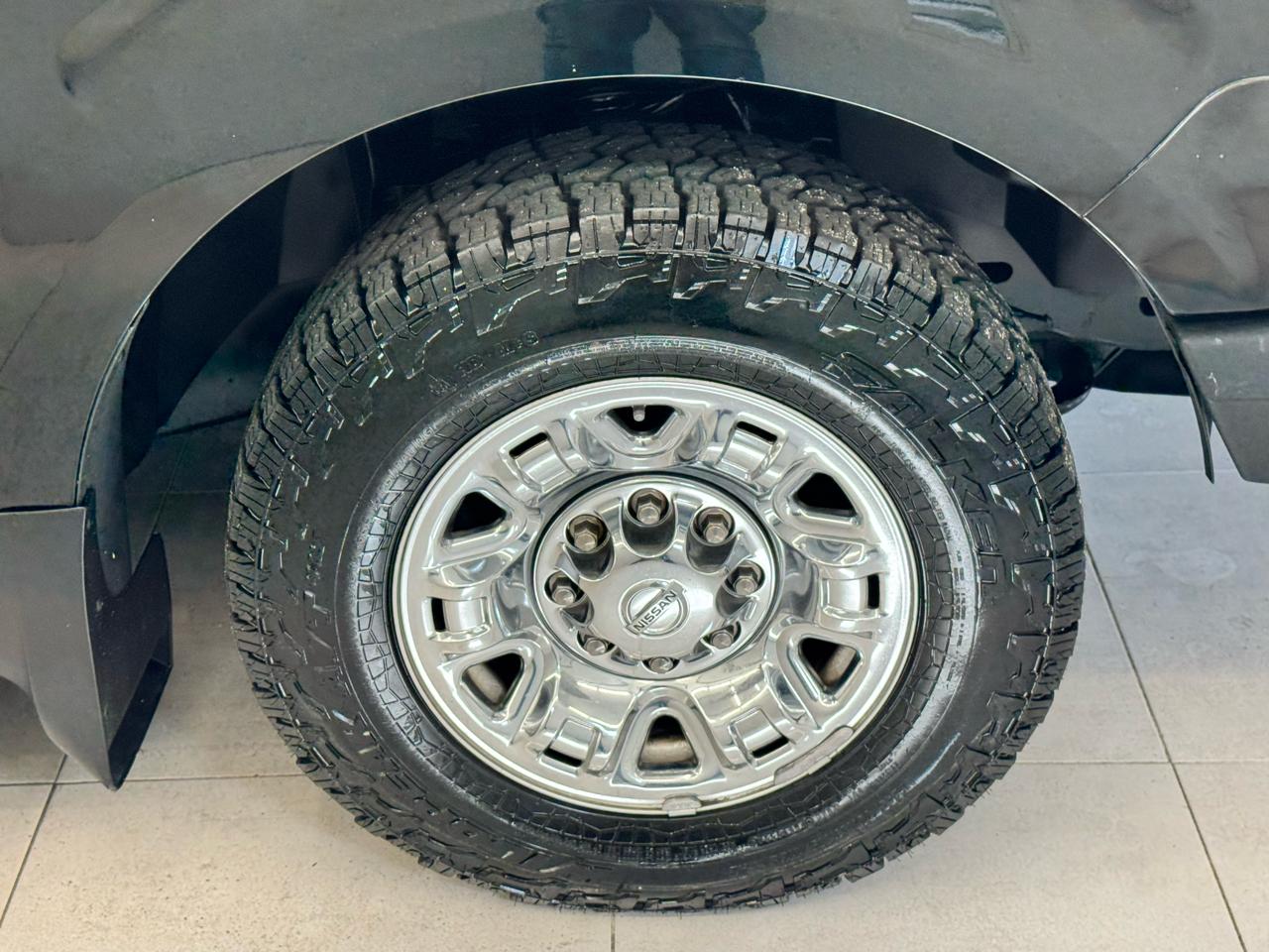 Nissan NVP 3500 V6 SV 2014