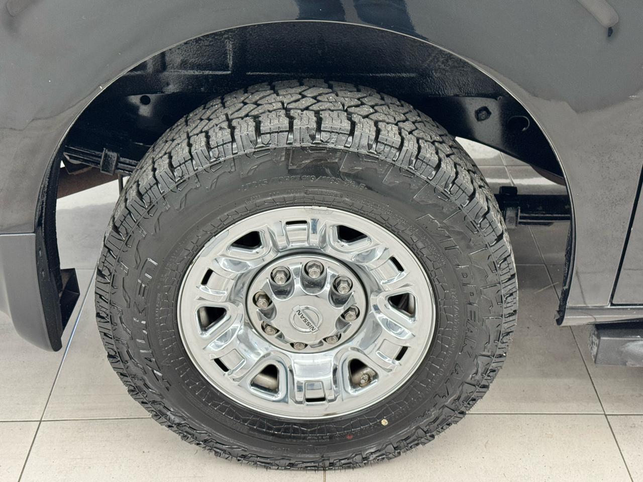 Nissan NVP 3500 V6 SV 2014