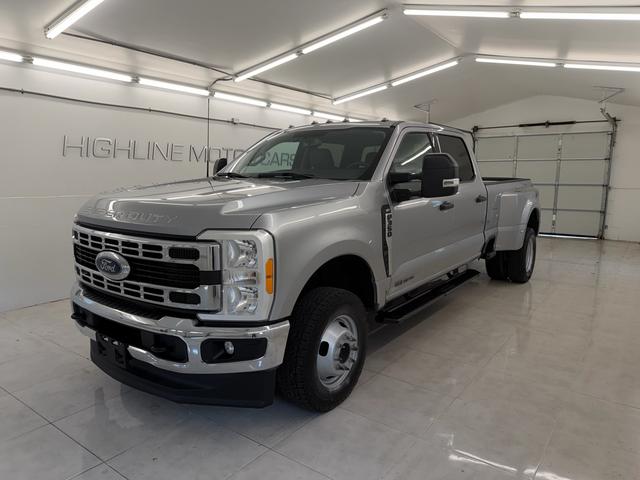 Silver 2023 Ford F-350 Super Duty Pickup Truck Four-Wheel Drive Automatic