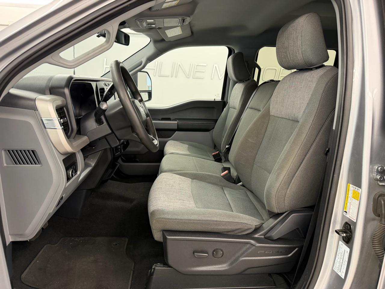 Ford Super Duty F-350 DRW 4WD Crew Cab 172" XLT 2023