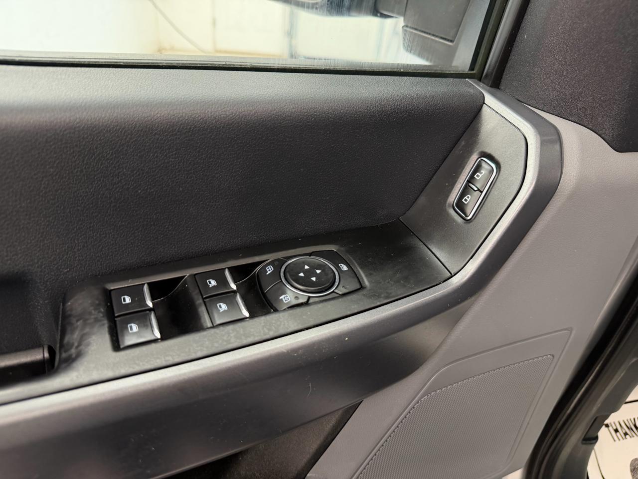 Ford Super Duty F-350 DRW 4WD Crew Cab 172" XLT 2023