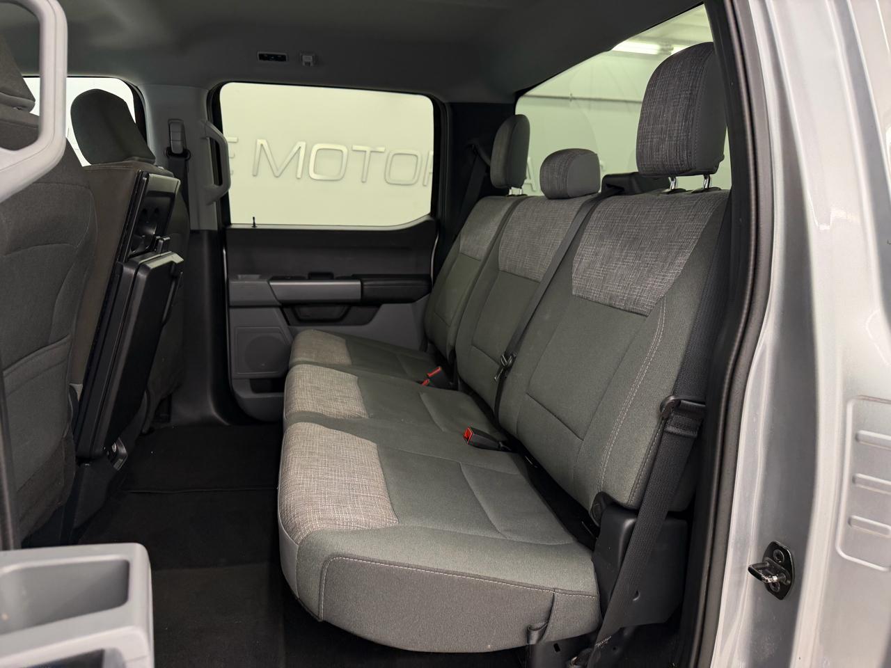 Ford Super Duty F-350 DRW 4WD Crew Cab 172" XLT 2023