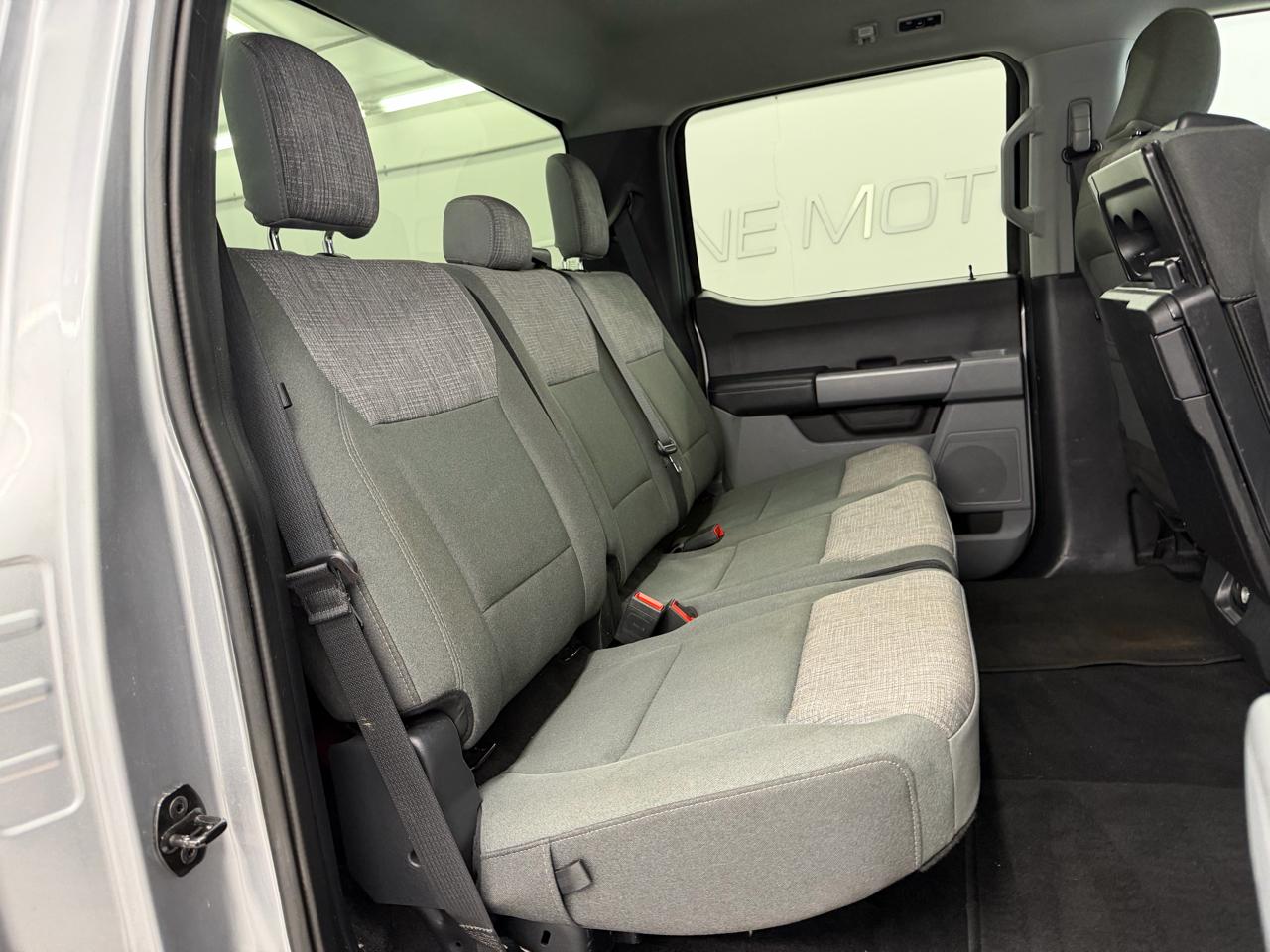 Ford Super Duty F-350 DRW 4WD Crew Cab 172" XLT 2023