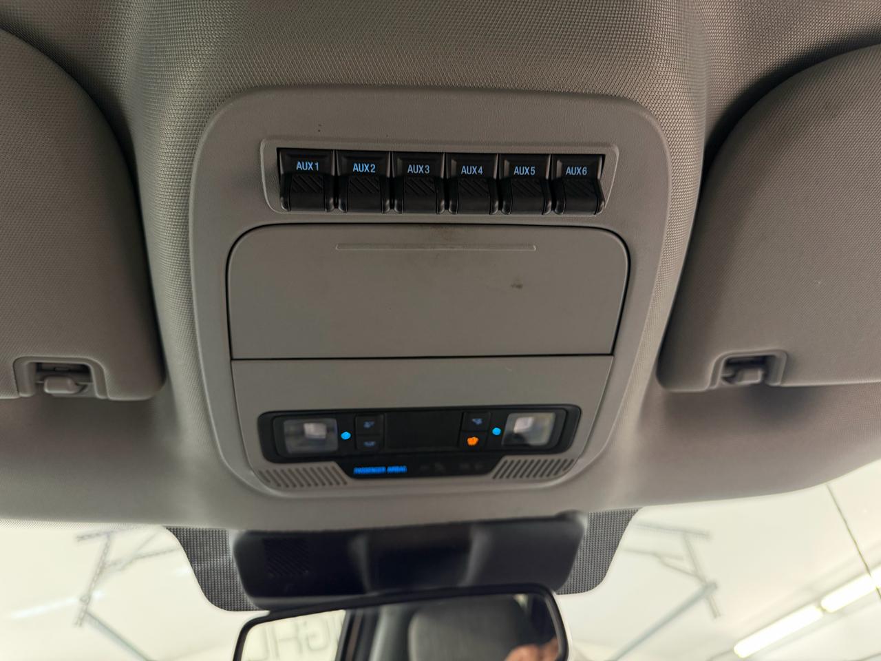 Ford Super Duty F-350 DRW 4WD Crew Cab 172" XLT 2023