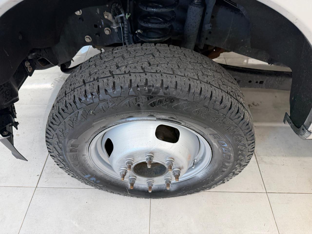 Ford Super Duty F-350 DRW 4WD Crew Cab 172" XLT 2023