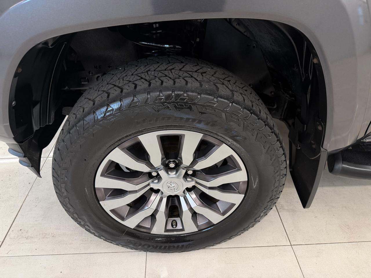 Toyota Tacoma 4WD Limited Double Cab 5' Bed V6 AT (Natl) 2020