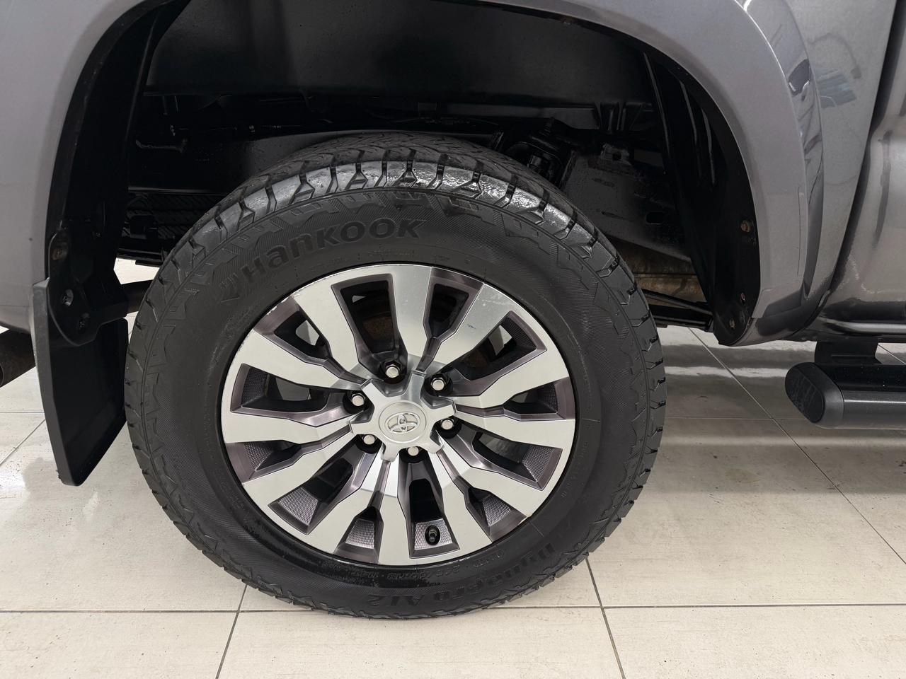 Toyota Tacoma 4WD Limited Double Cab 5' Bed V6 AT (Natl) 2020
