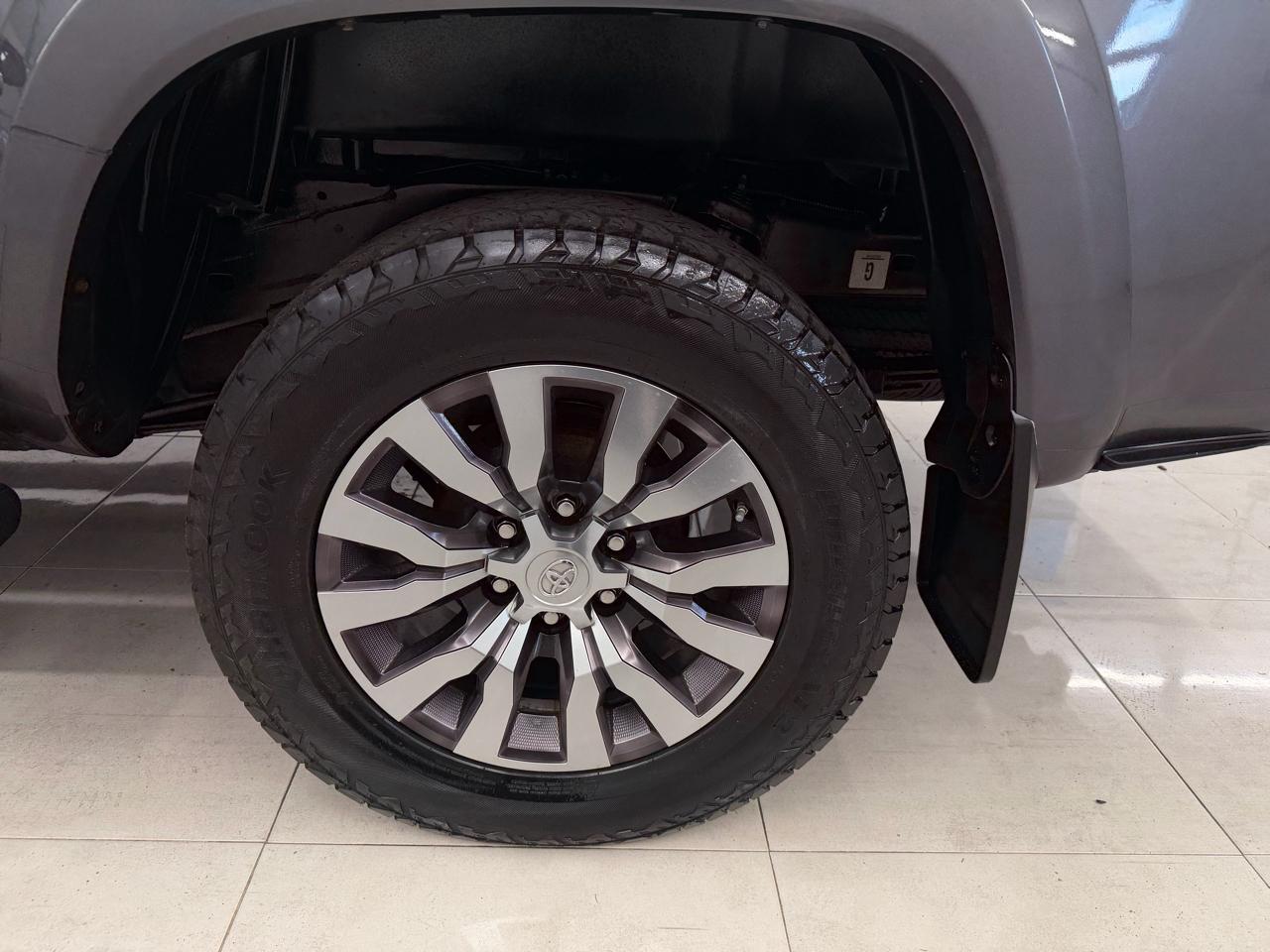 Toyota Tacoma 4WD Limited Double Cab 5' Bed V6 AT (Natl) 2020
