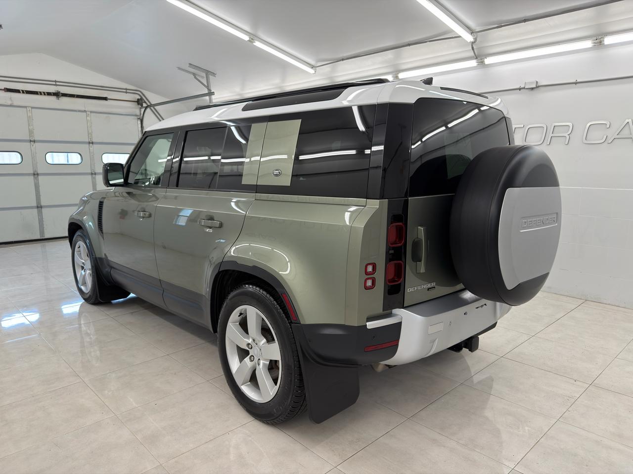 Land Rover Defender P400 110 HSE 2022