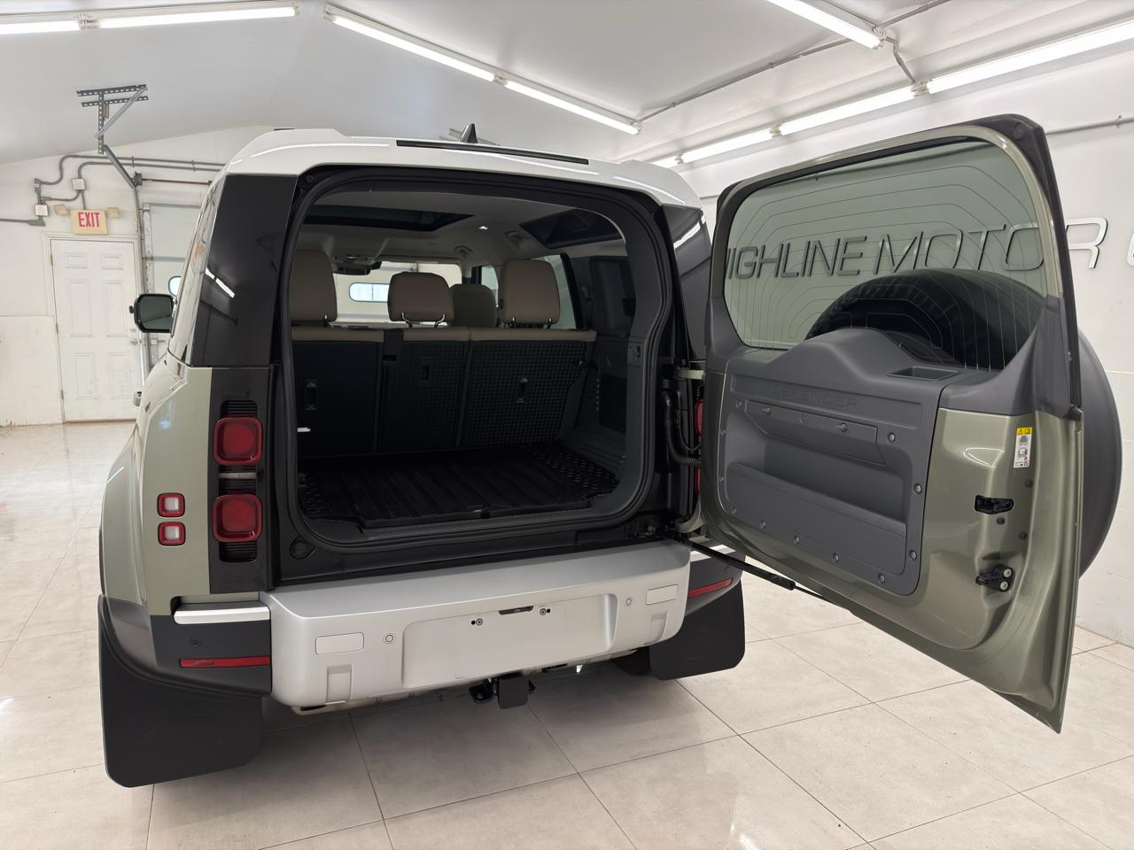 Land Rover Defender P400 110 HSE 2022