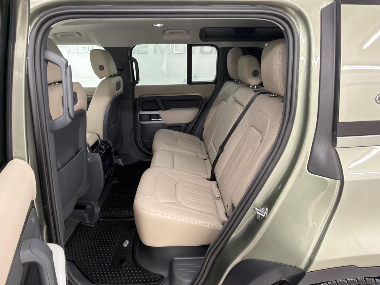 Land Rover Defender P400 110 HSE 2022
