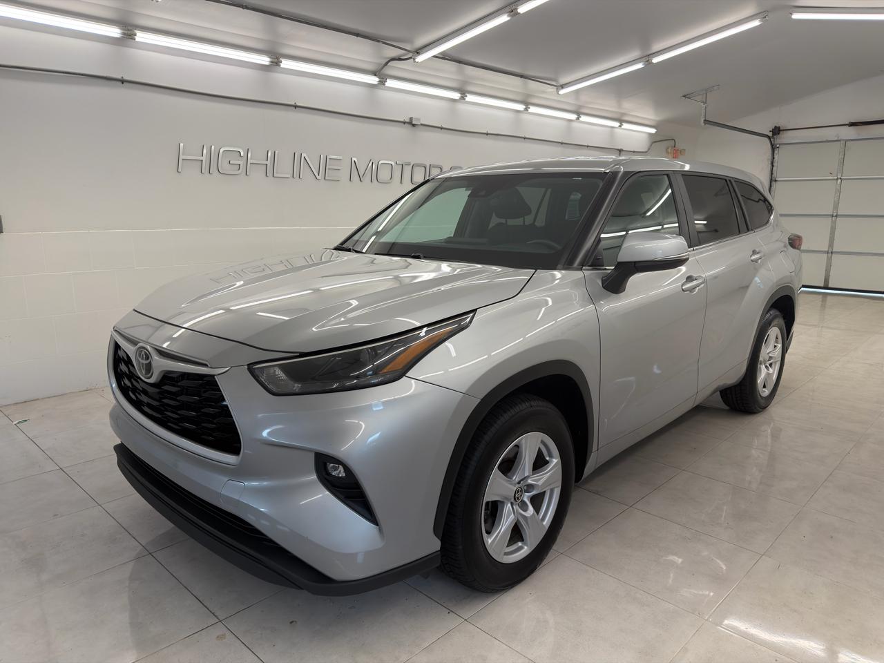 Toyota Highlander LE 2024