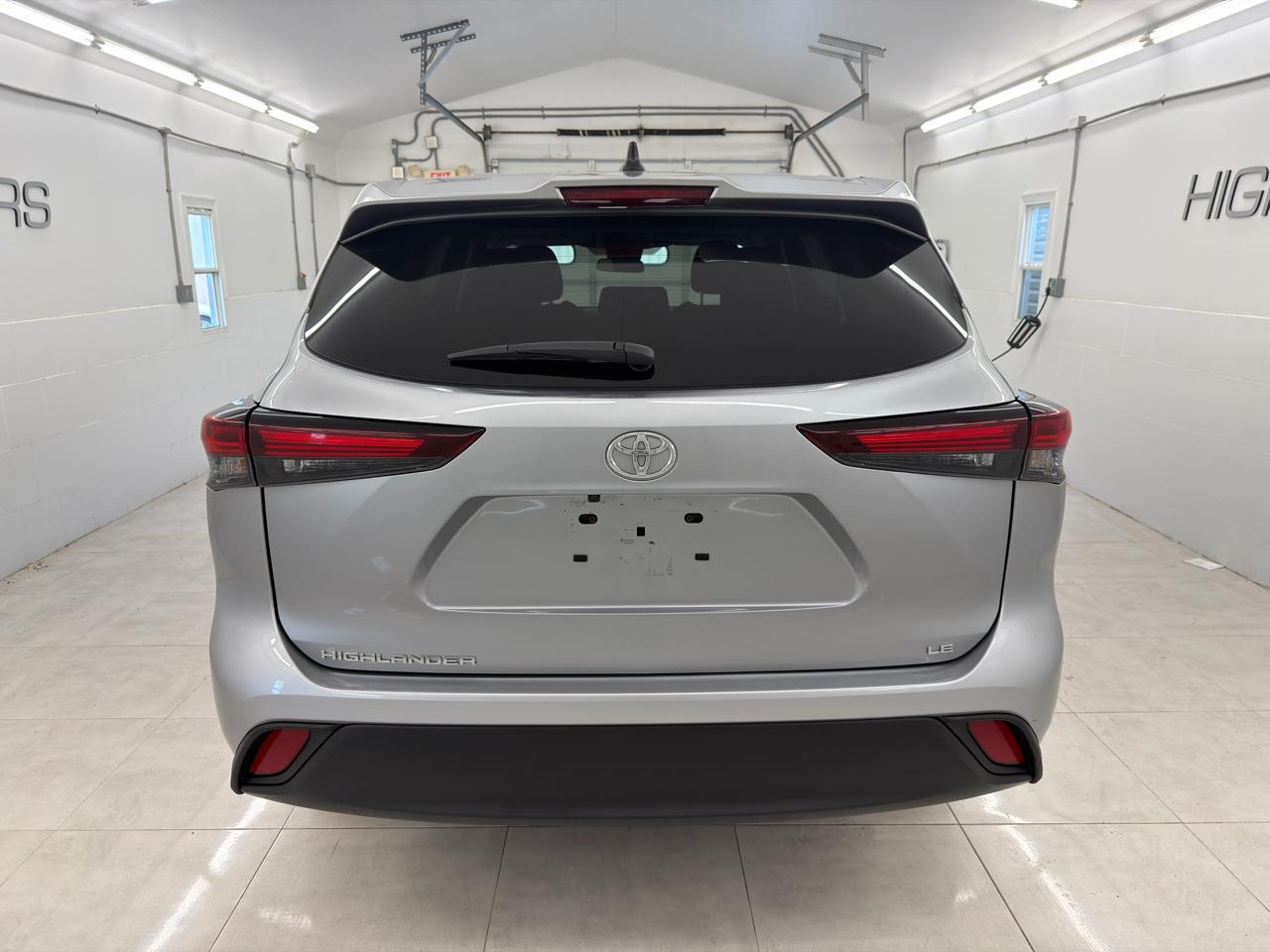 Toyota Highlander LE 2024