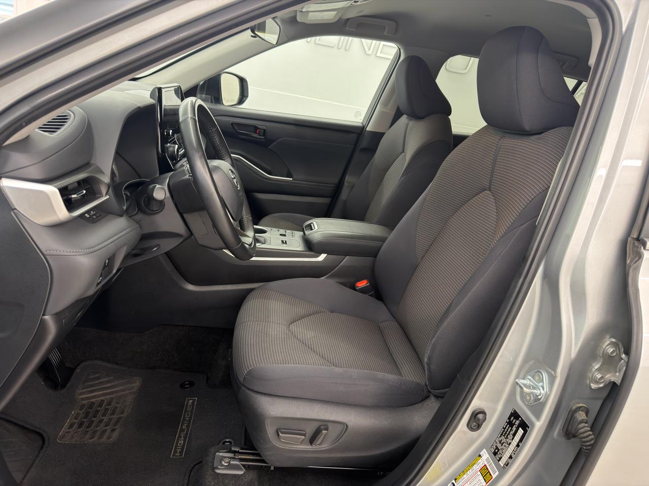 Toyota Highlander LE 2024