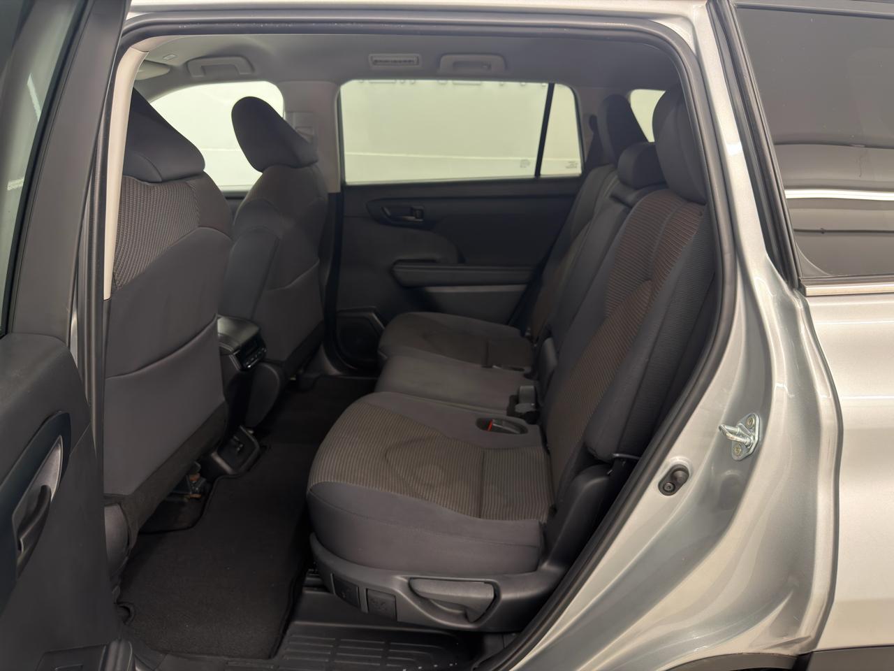 Toyota Highlander LE 2024