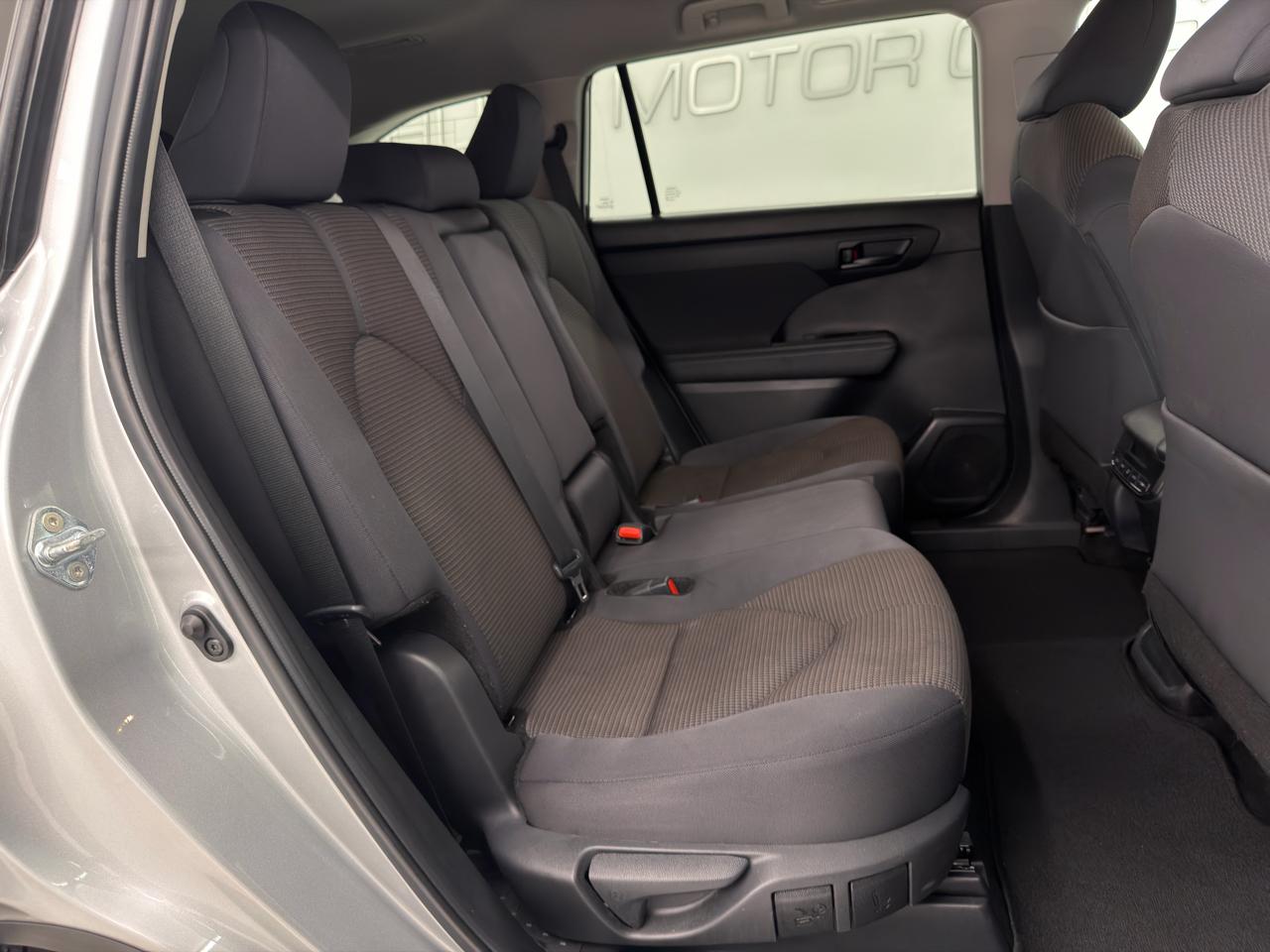 Toyota Highlander LE 2024