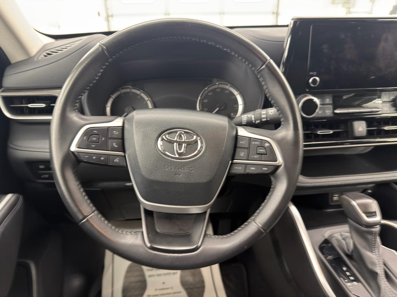 Toyota Highlander LE 2024