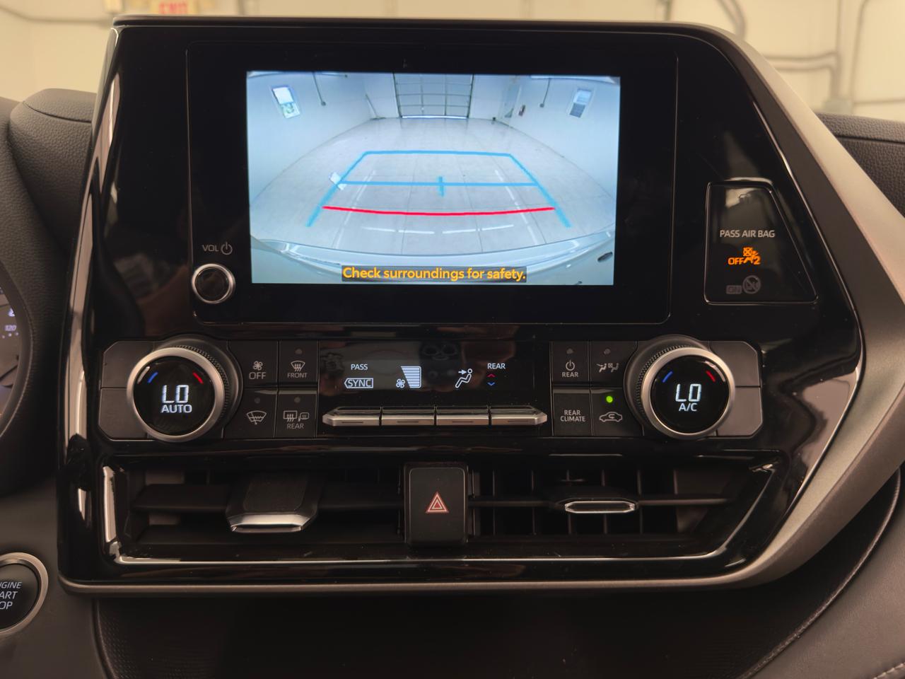 Toyota Highlander LE 2024