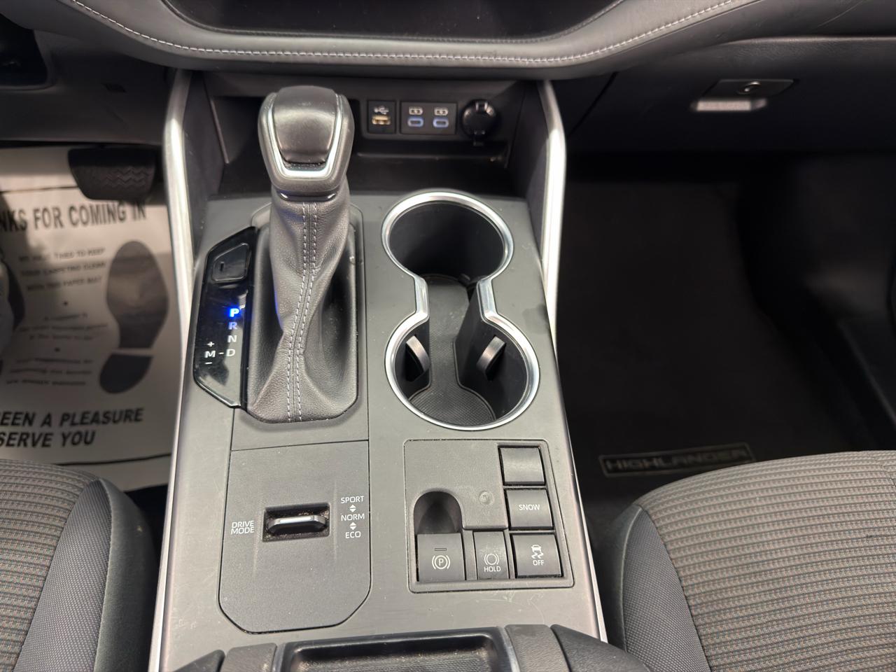 Toyota Highlander LE 2024