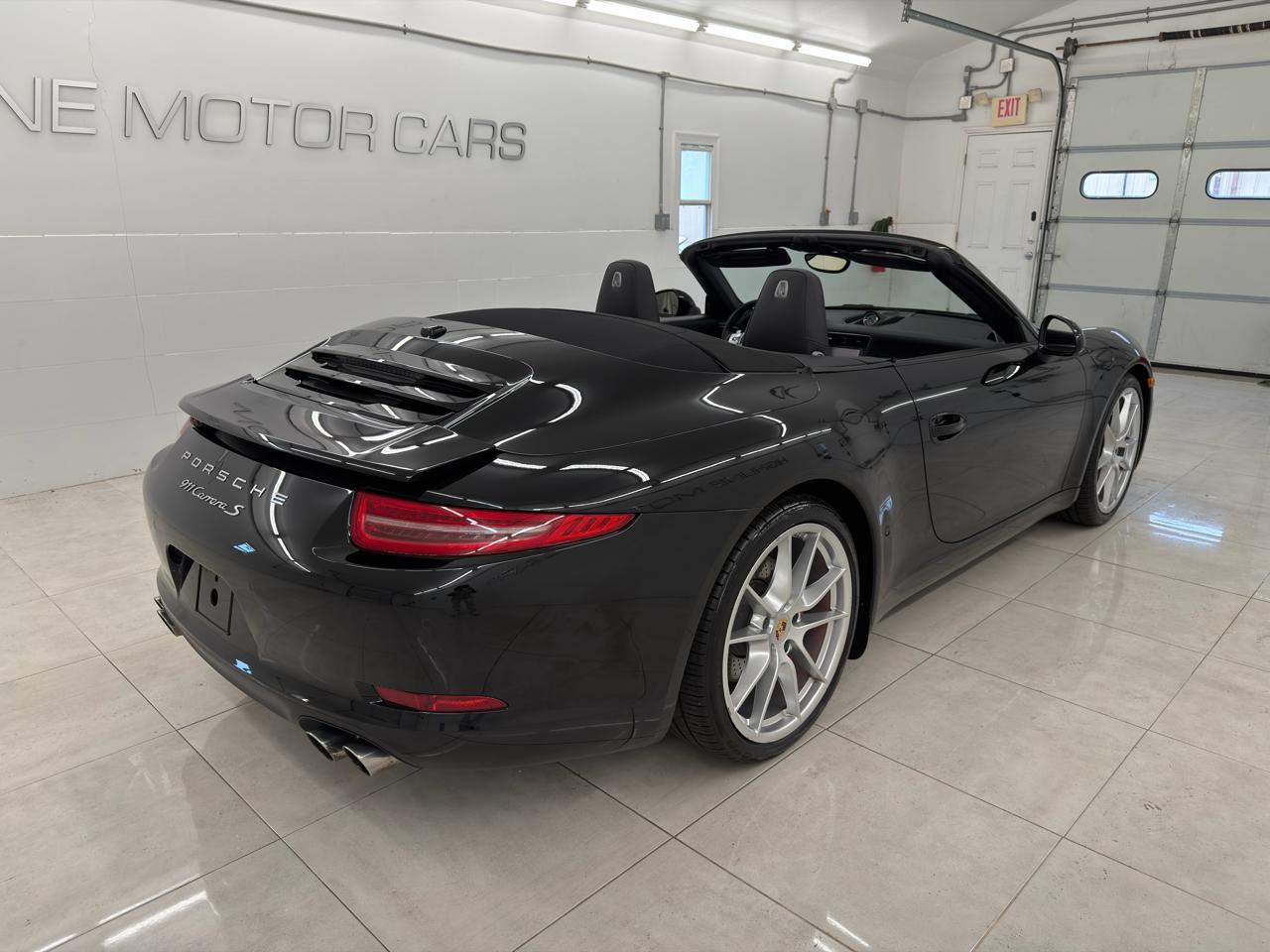 Porsche 911 2dr Cabriolet Carrera S 2013