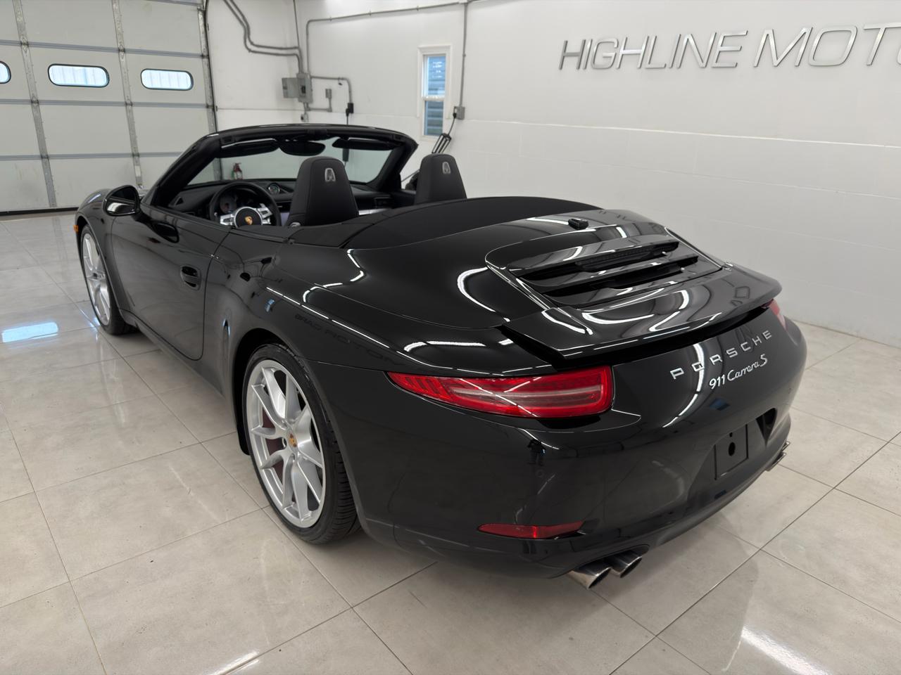 Porsche 911 2dr Cabriolet Carrera S 2013