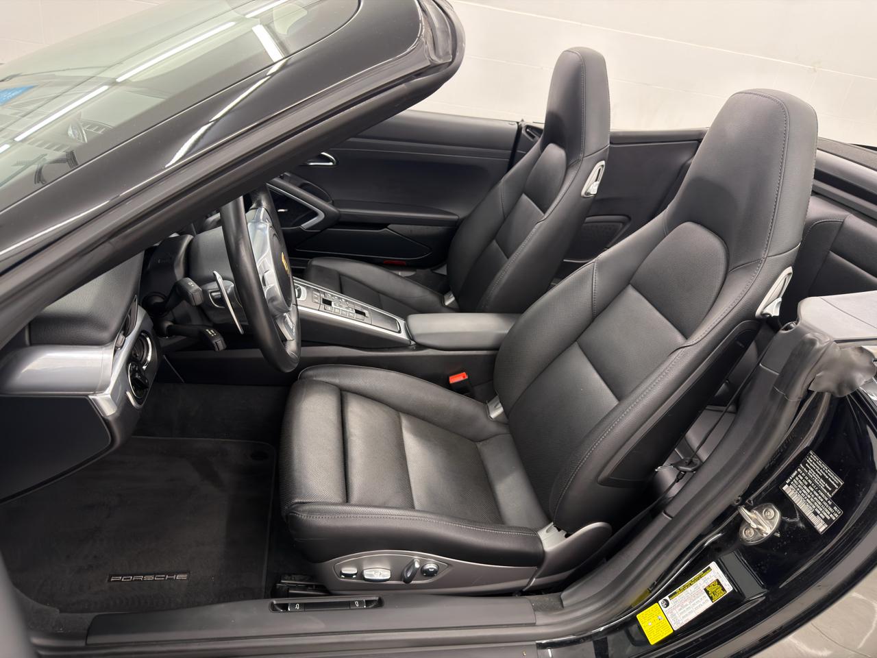 Porsche 911 2dr Cabriolet Carrera S 2013