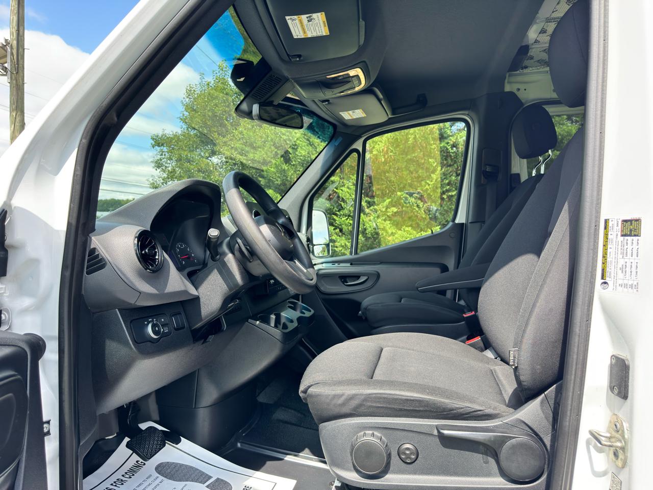 Mercedes-Benz Sprinter Van 1500 Standard Roof I4 144" RWD 2019