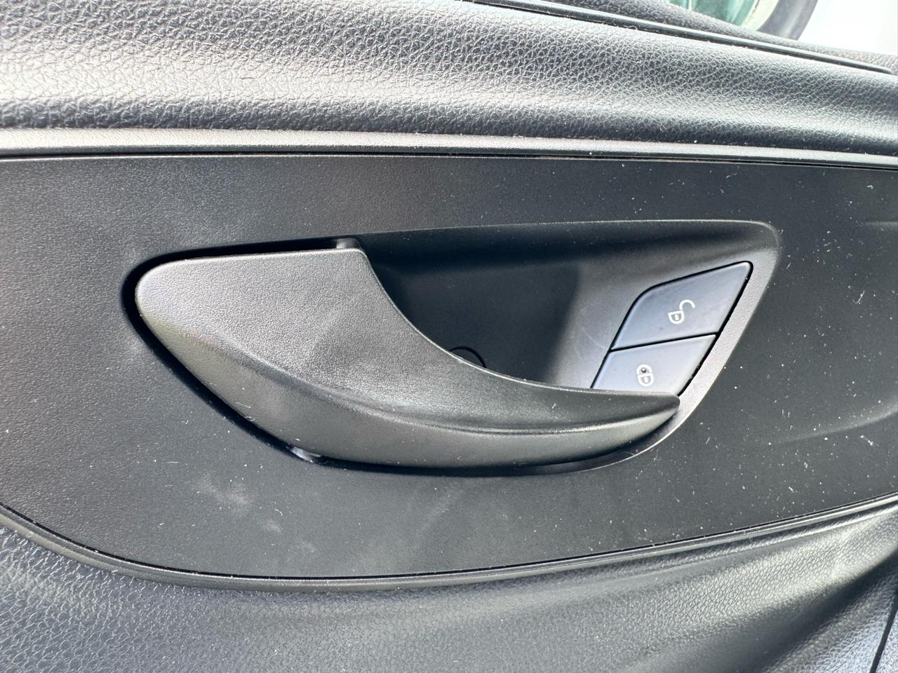 Mercedes-Benz Sprinter Van 1500 Standard Roof I4 144" RWD 2019
