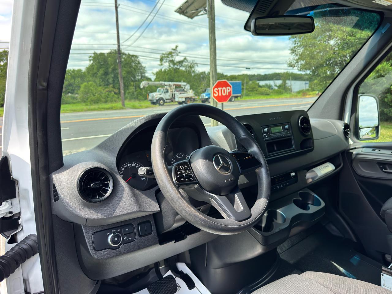 Mercedes-Benz Sprinter Van 1500 Standard Roof I4 144" RWD 2019