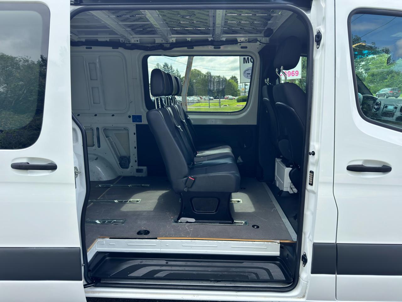 Mercedes-Benz Sprinter Van 1500 Standard Roof I4 144" RWD 2019