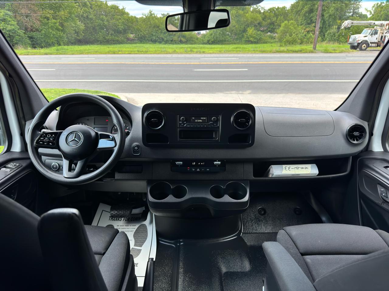 Mercedes-Benz Sprinter Van 1500 Standard Roof I4 144" RWD 2019