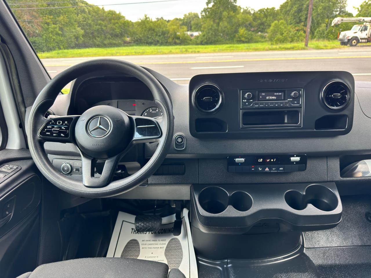 Mercedes-Benz Sprinter Van 1500 Standard Roof I4 144" RWD 2019