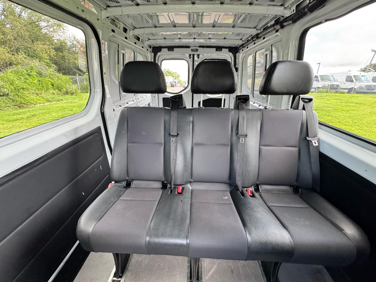 Mercedes-Benz Sprinter Van 1500 Standard Roof I4 144" RWD 2019