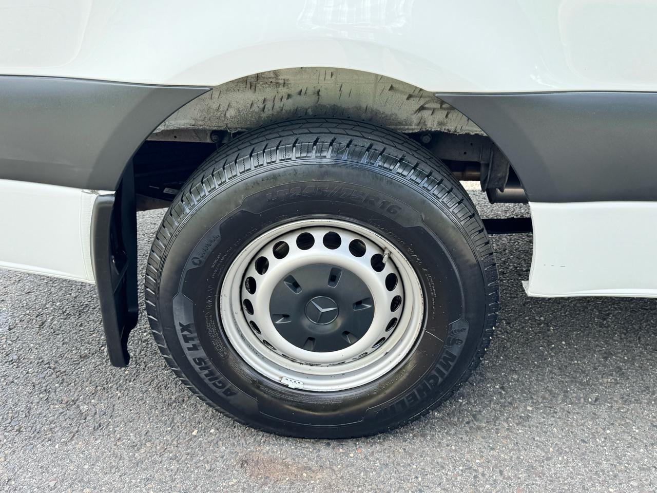Mercedes-Benz Sprinter Van 1500 Standard Roof I4 144" RWD 2019