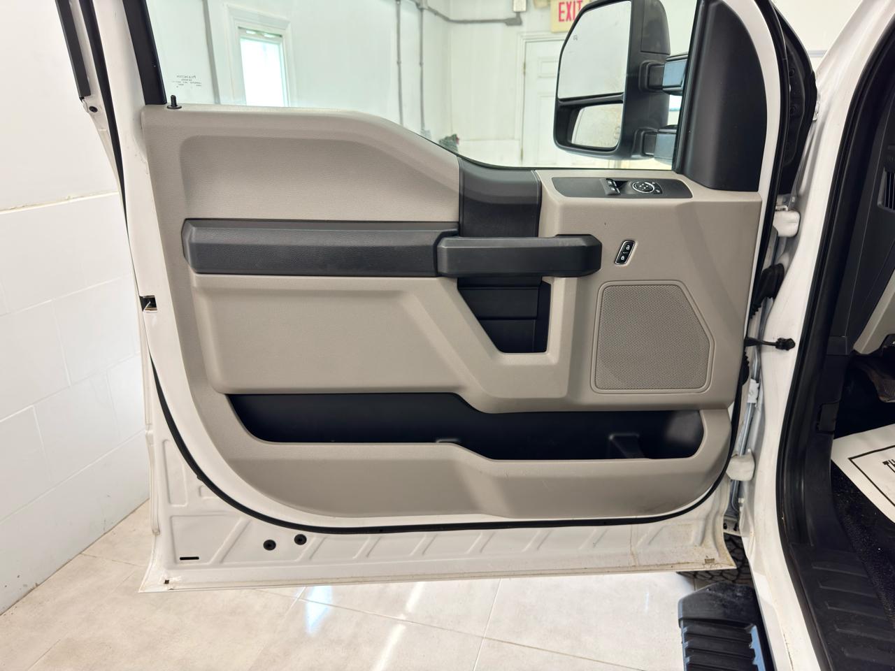 Ford Super Duty F-250 SRW XLT 4WD Reg Cab 8' Box 2020