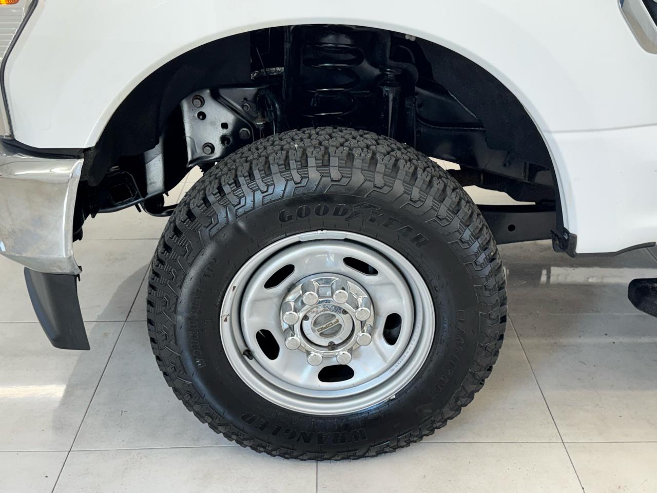 Ford Super Duty F-250 SRW XLT 4WD Reg Cab 8' Box 2020