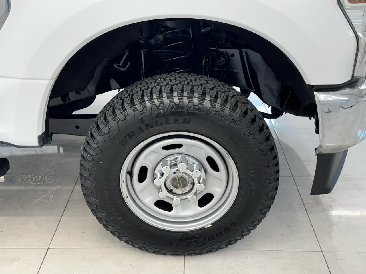 Ford Super Duty F-250 SRW XLT 4WD Reg Cab 8' Box 2020