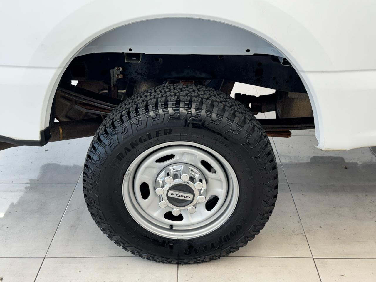 Ford Super Duty F-250 SRW XLT 4WD Reg Cab 8' Box 2020