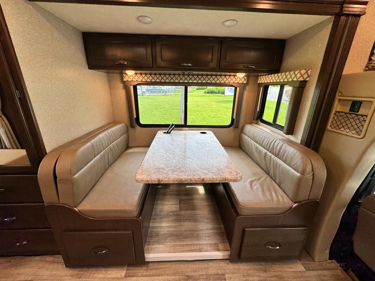 Thor Motor Coach Freedom Elite  2020