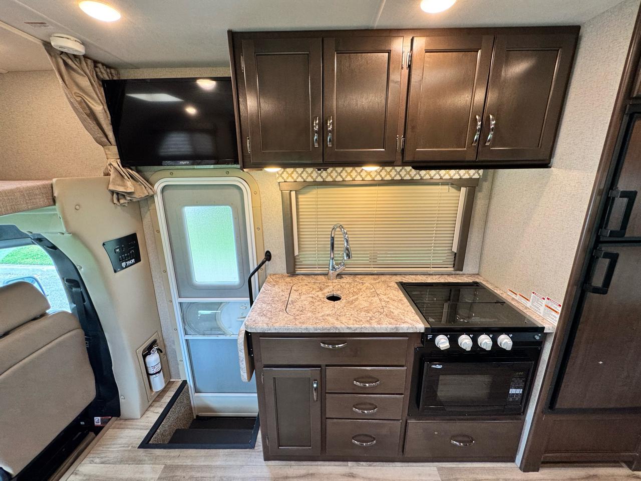 Thor Motor Coach Freedom Elite  2020