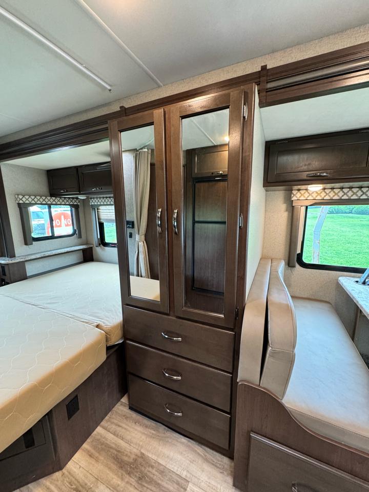 Thor Motor Coach Freedom Elite  2020