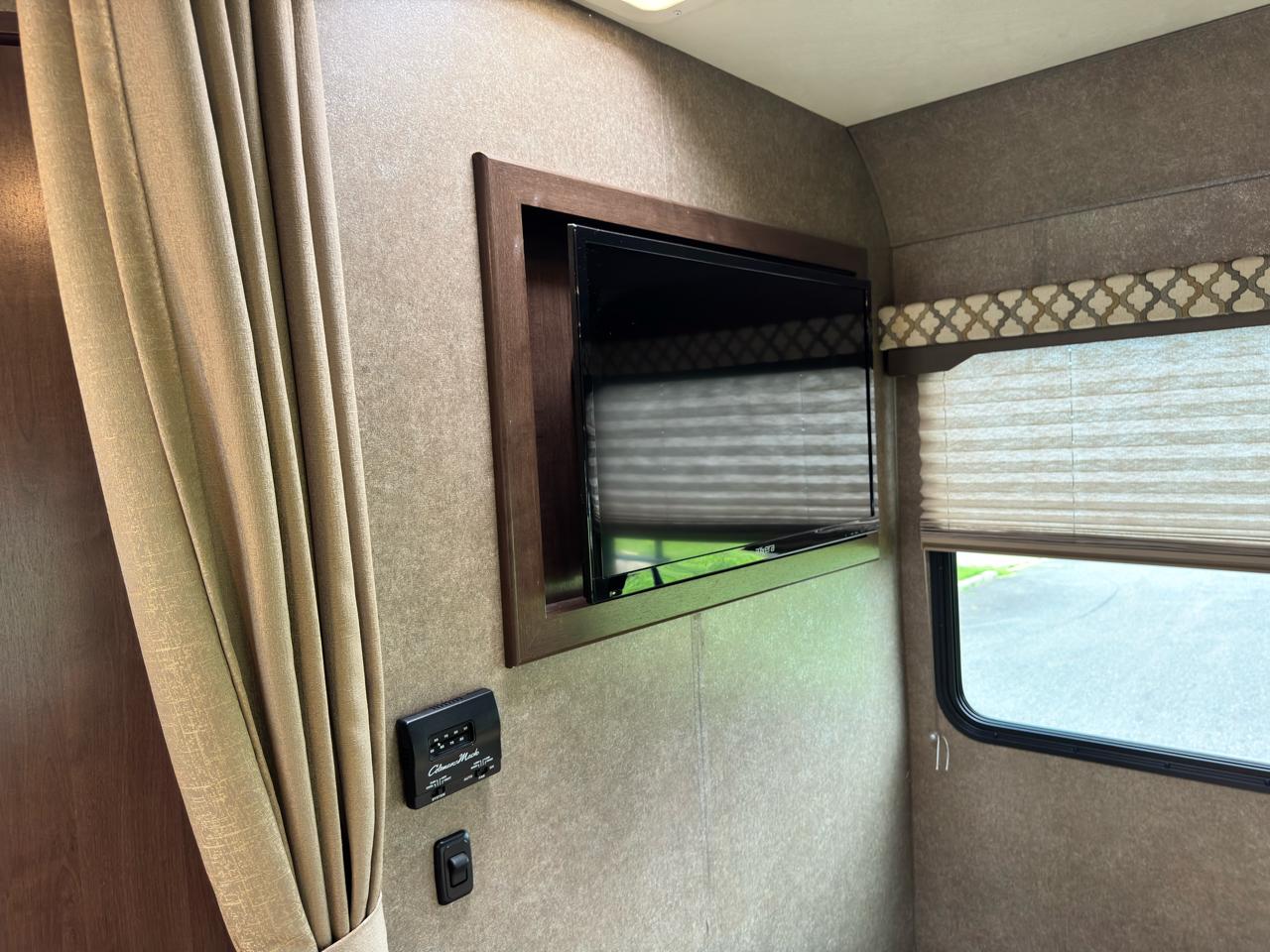 Thor Motor Coach Freedom Elite  2020