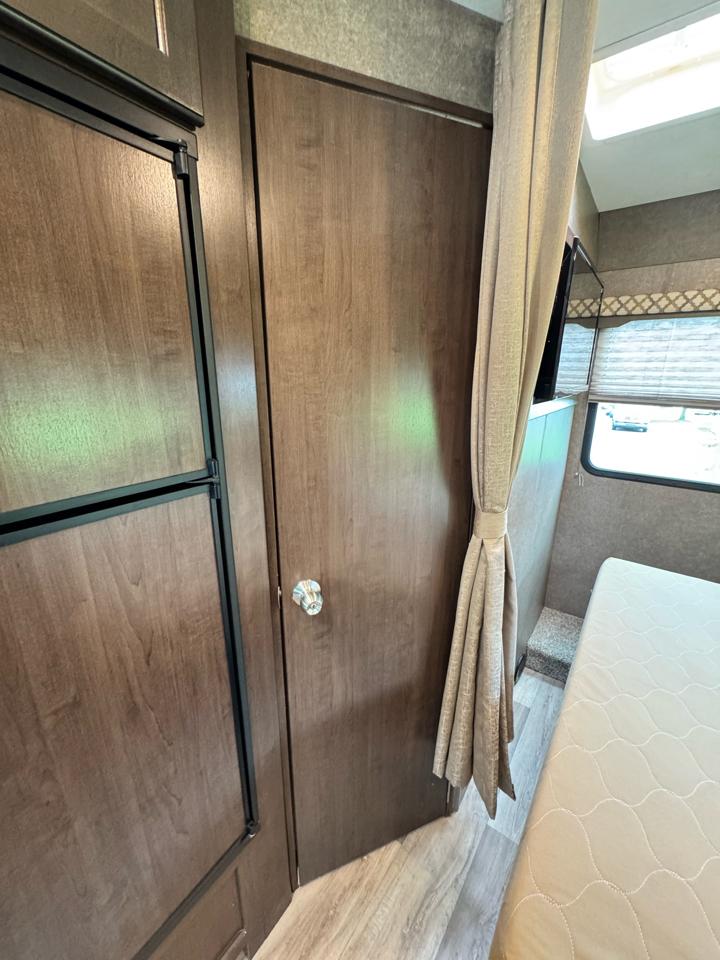 Thor Motor Coach Freedom Elite  2020