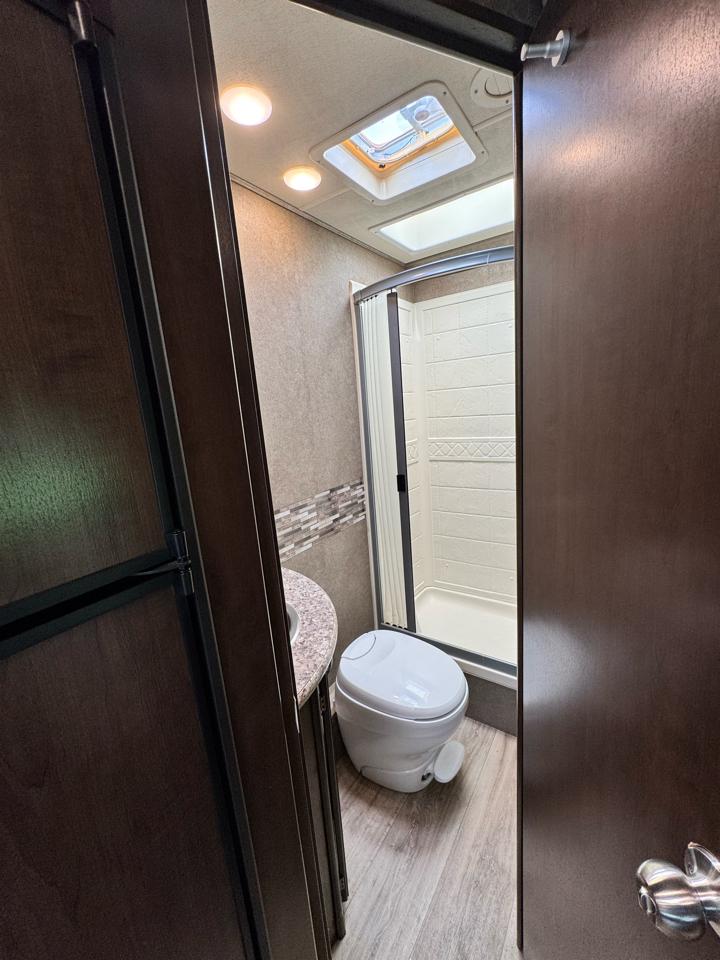Thor Motor Coach Freedom Elite  2020