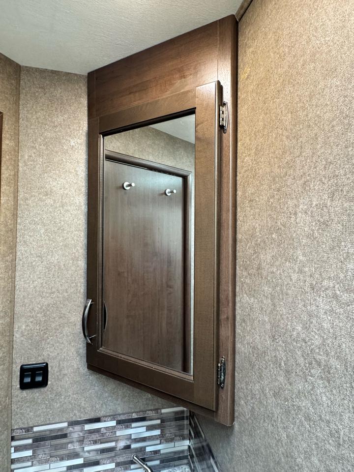 Thor Motor Coach Freedom Elite  2020
