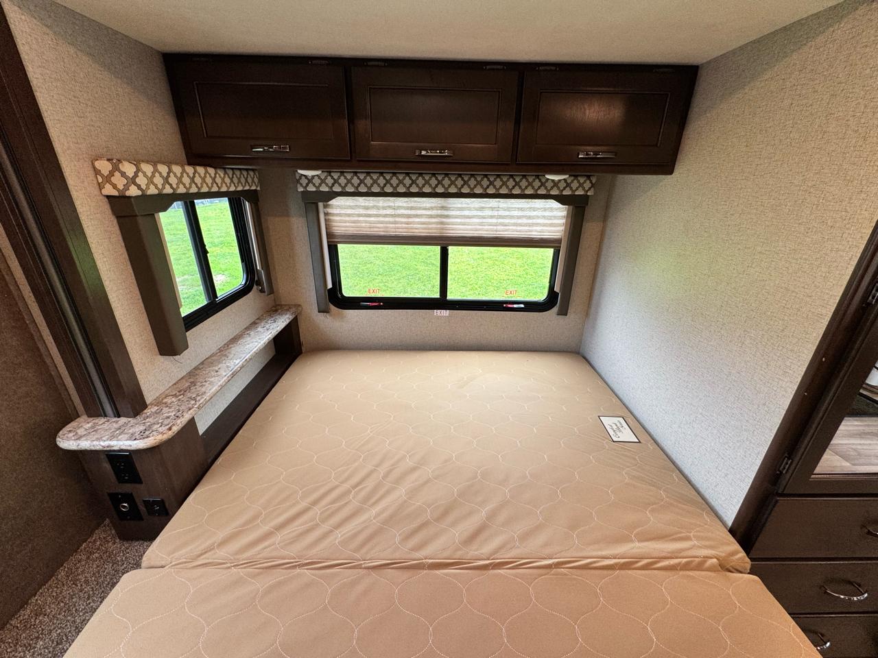 Thor Motor Coach Freedom Elite  2020