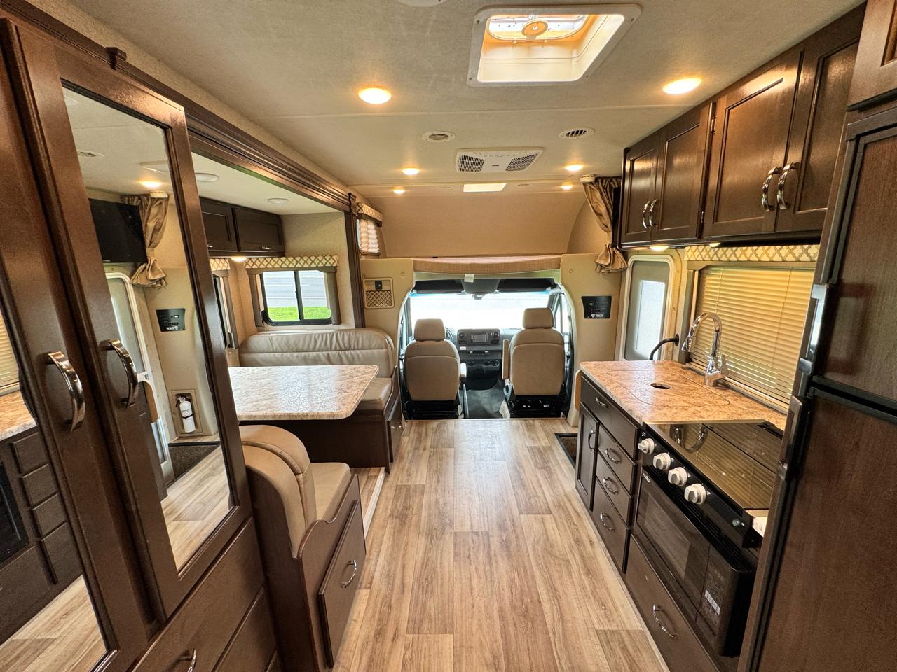 Thor Motor Coach Freedom Elite  2020