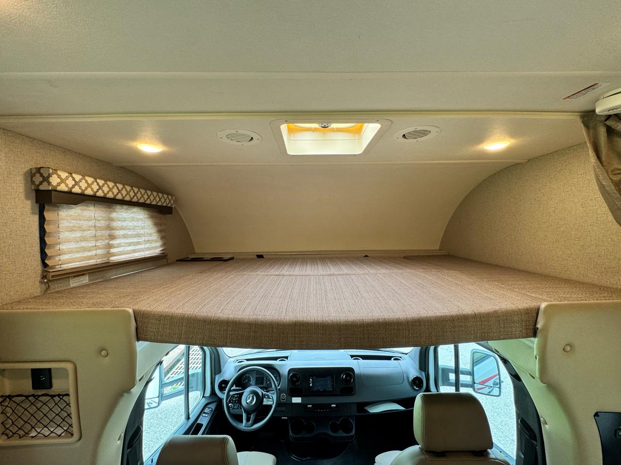 Thor Motor Coach Freedom Elite  2020