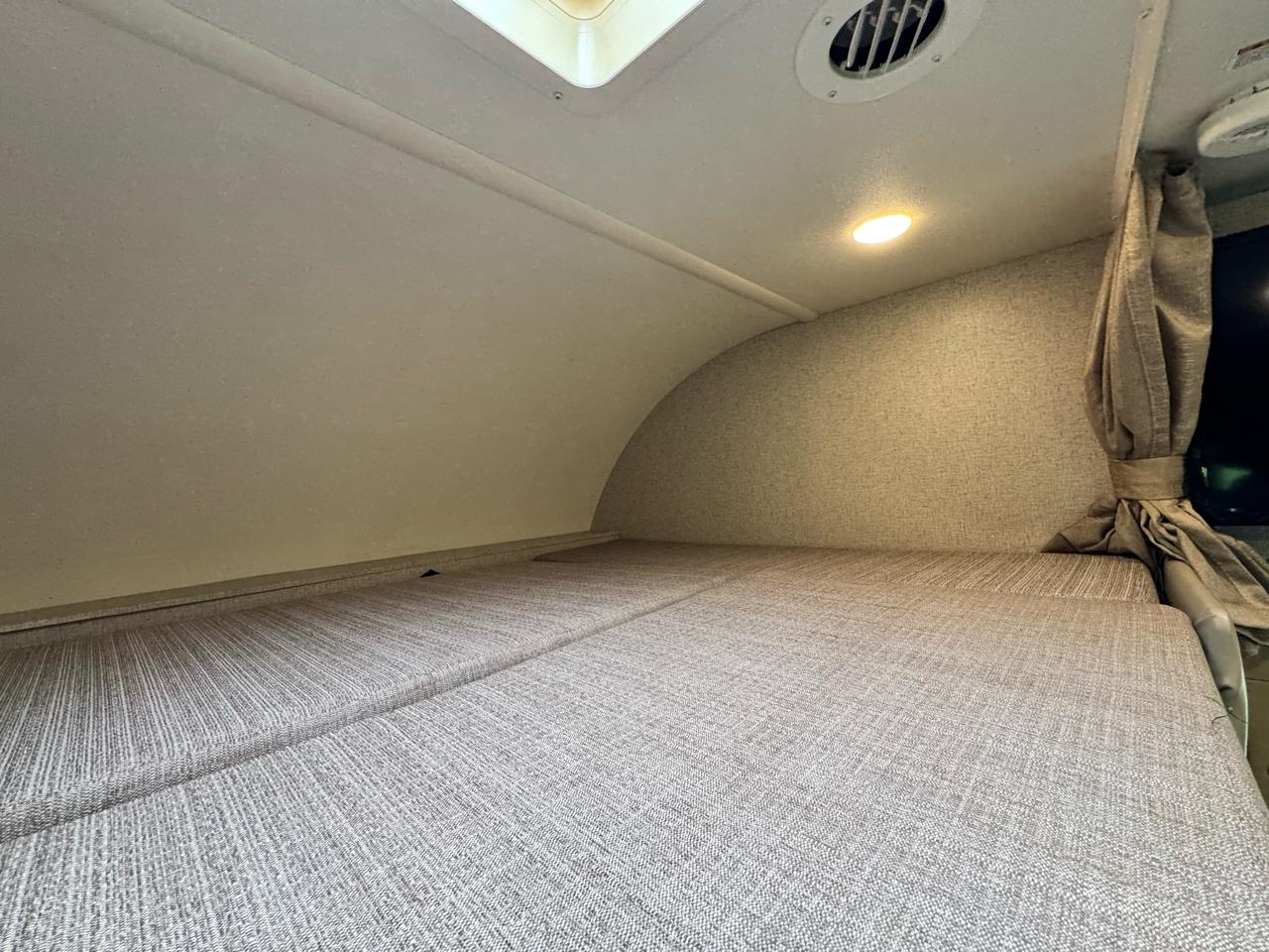 Thor Motor Coach Freedom Elite  2020